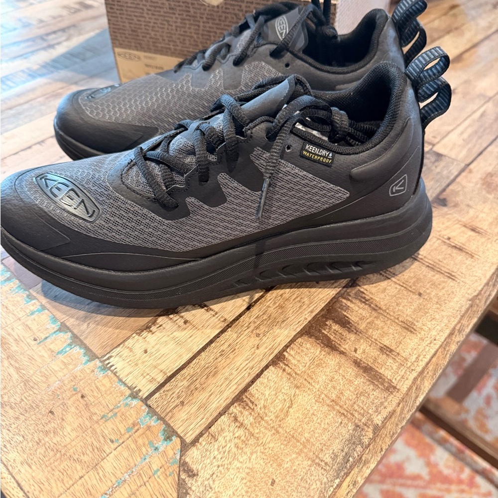 Keen Black and Gray Athletic Shoes